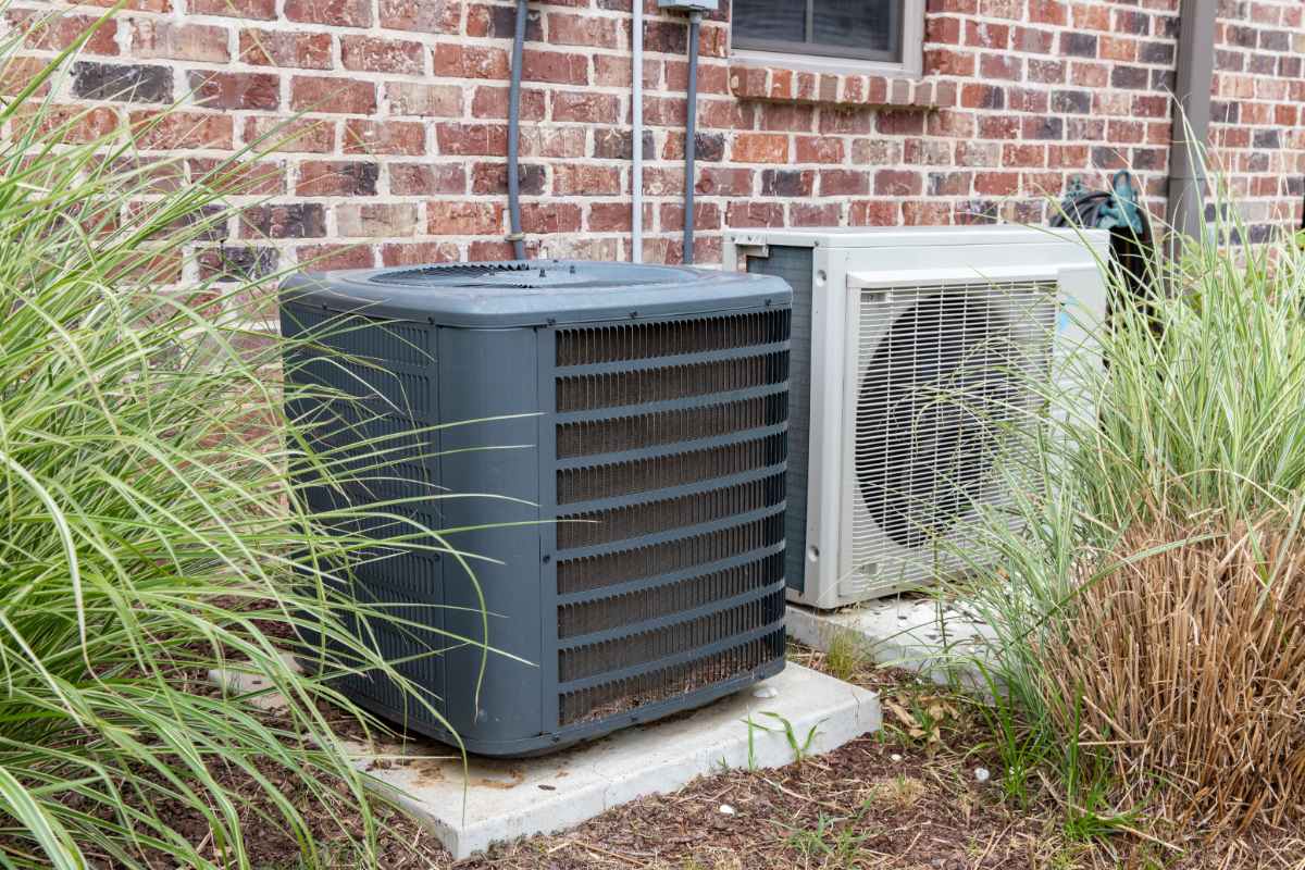 Air conditioning unit on wall