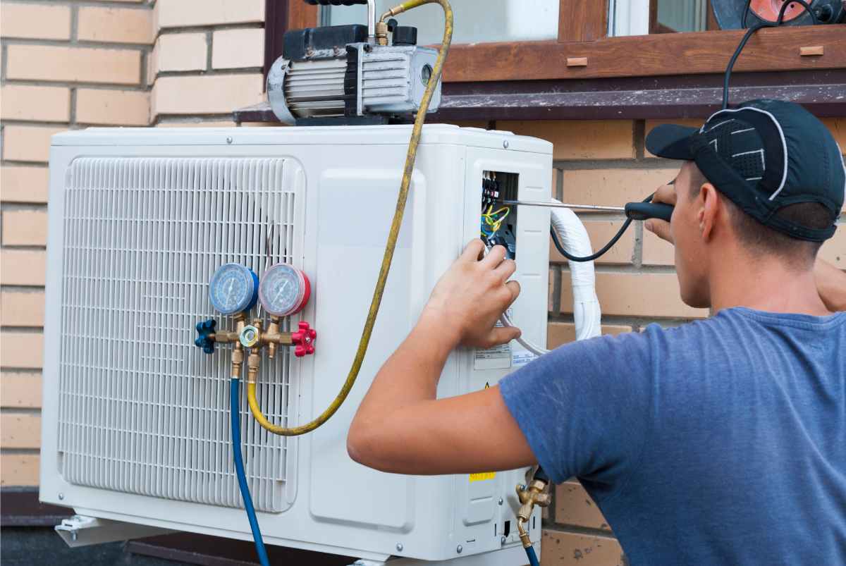 Air conditioning unit on wall